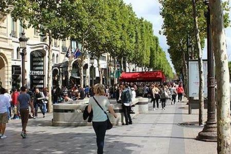 Little Boudoir Of Paris Champs-Elysees Exterior foto